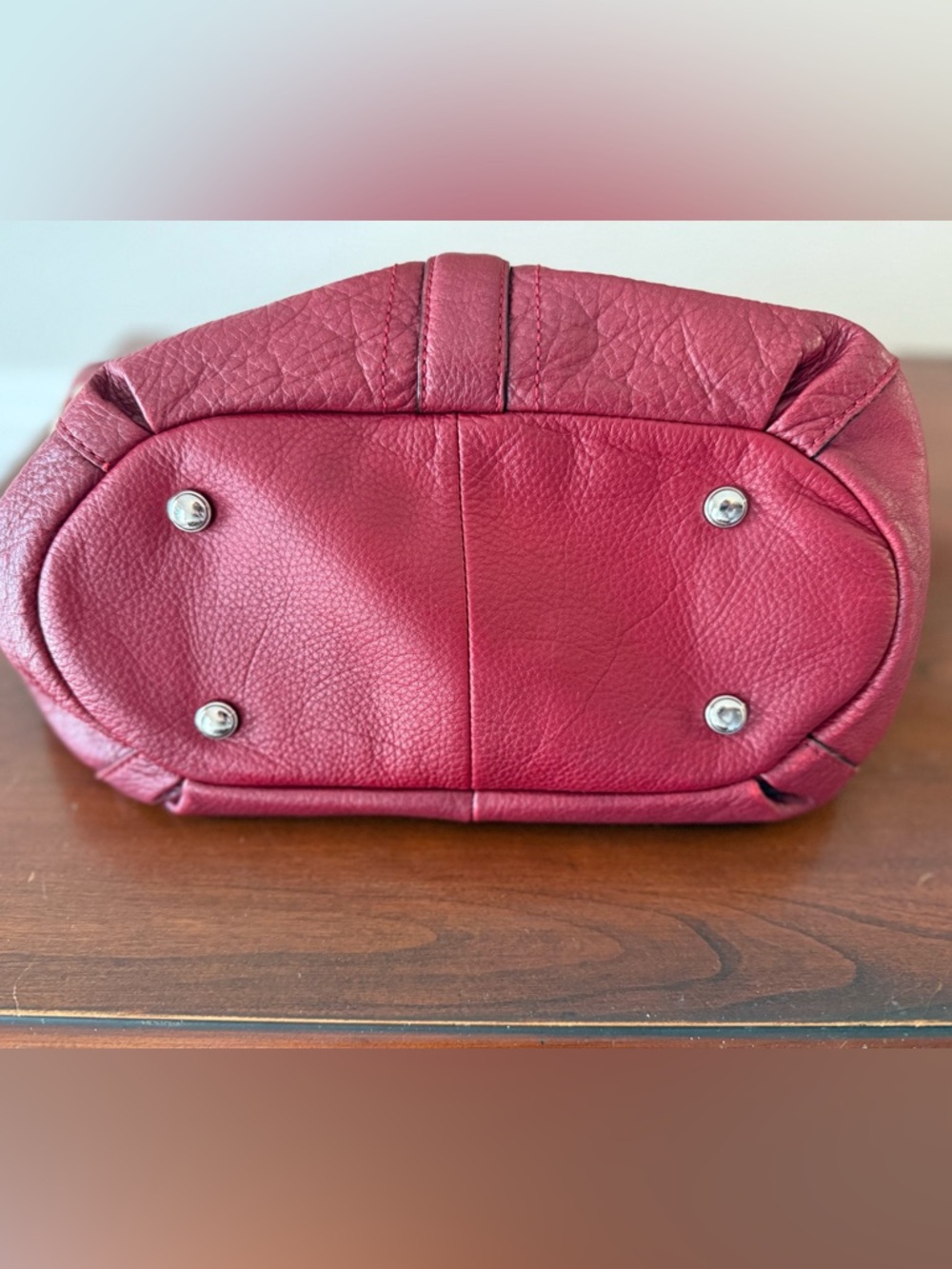 🔥 Y2K Slouchy Red Leather Bag | B. Makowsky | Leopard Lining |
Statement Tote 🔥 - Picture 10 of 15